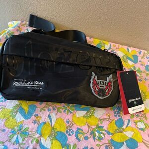 Mitchell & Ness Hardwood Classics Portland Trail Blazers Fanny Pack NWT